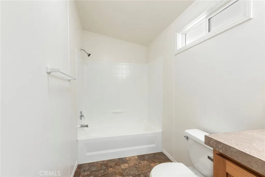 https://cdn.realtyfeed.com/cdn/127/306729947/4f552f3794f89ffb9a5a2c0542a893ed.webp