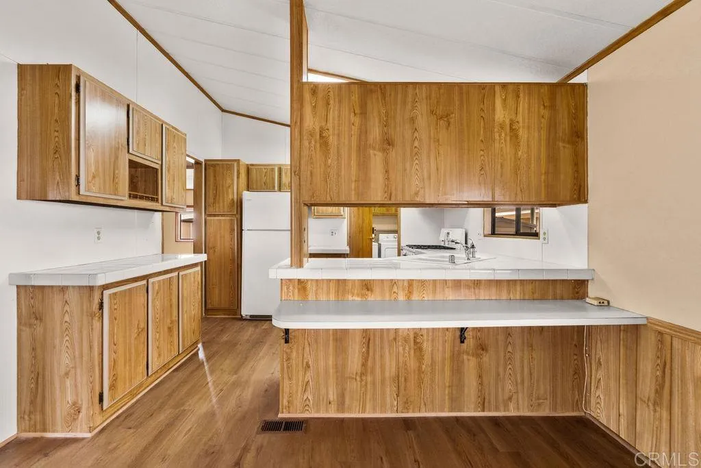 https://cdn.realtyfeed.com/cdn/127/306729950/8cd2b37635176e369b29d57adb6d5bf8.webp