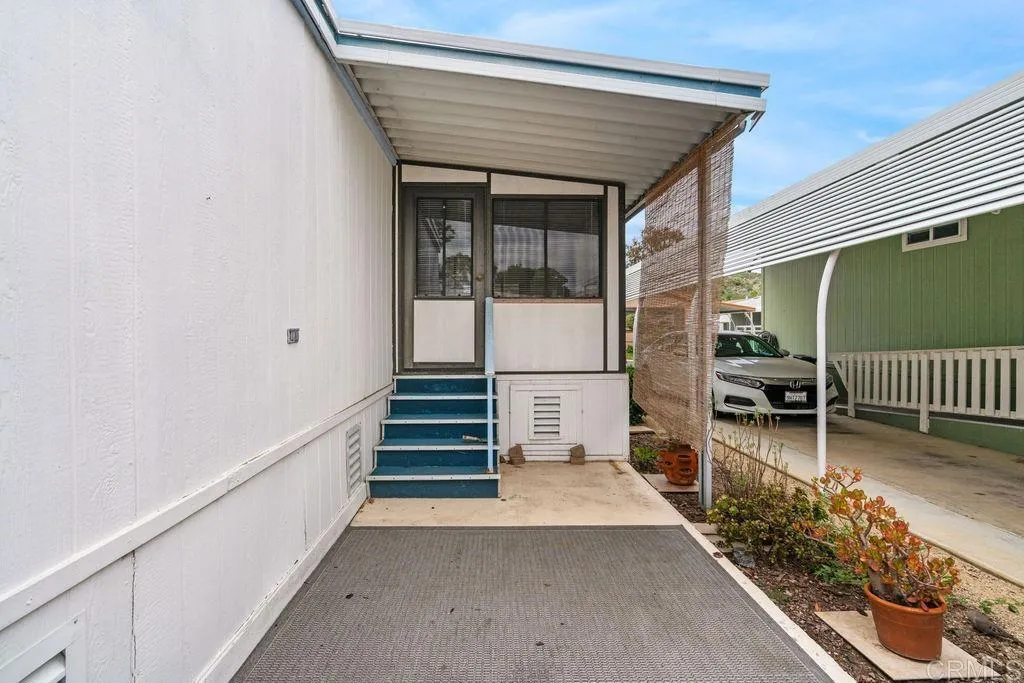 https://cdn.realtyfeed.com/cdn/127/306729950/971fbde43b2244ad23a0cf56d2109c32.webp