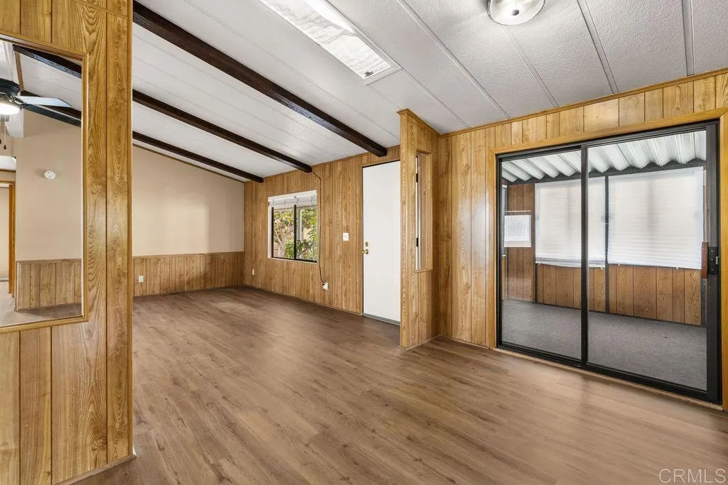 https://cdn.realtyfeed.com/cdn/127/306729950/b4f3dd52619c18deedfc76dca40811b7.webp