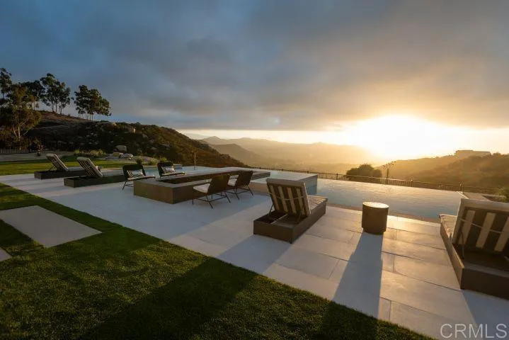 https://cdn.realtyfeed.com/cdn/127/306729976/0e6f347a8ba58160ca7fcddd0f33f5fe.webp