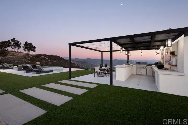 https://cdn.realtyfeed.com/cdn/127/306729976/295c15e7db2b74c1ddb0380c0ae72010.webp