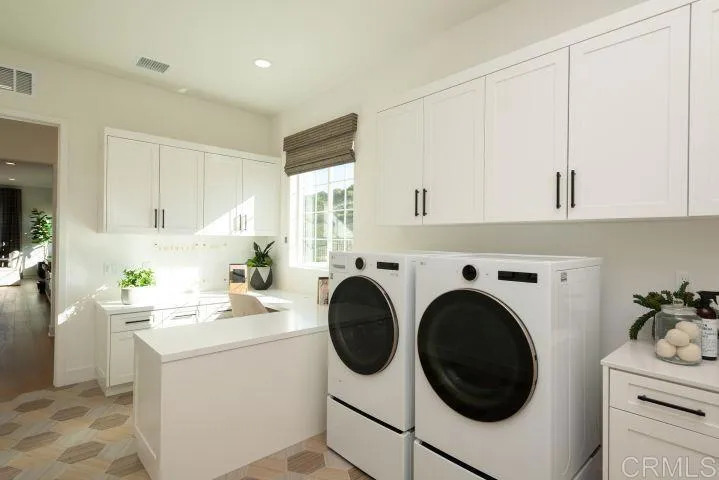 https://cdn.realtyfeed.com/cdn/127/306729976/34a33b845c5f9795b8d9e9a401fb8e39.webp