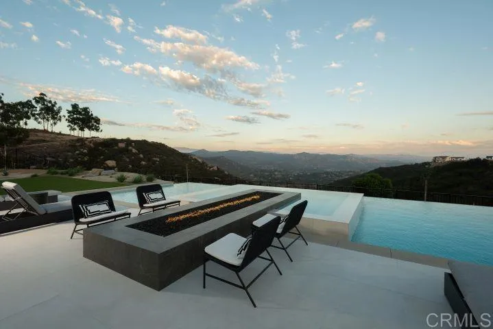 https://cdn.realtyfeed.com/cdn/127/306729976/58ba9d84416326526afa78e65fcaf42e.webp