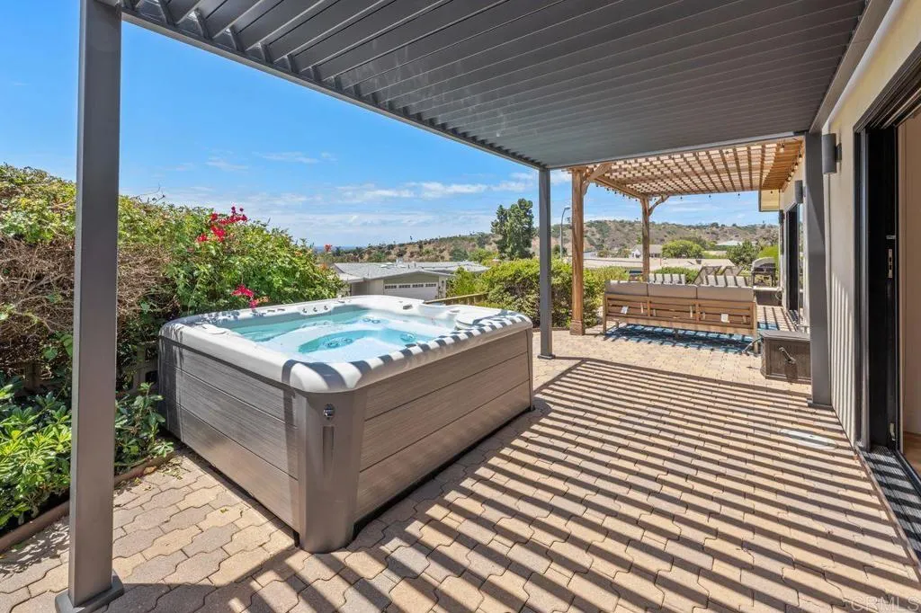 https://cdn.realtyfeed.com/cdn/127/306730028/72125eb6b2b66260b45094b6e1769a00.webp