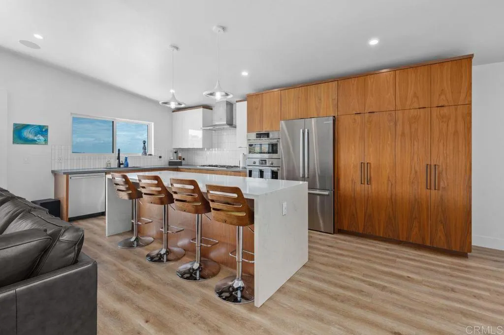 https://cdn.realtyfeed.com/cdn/127/306730028/8eaf6183f41dc50a5649e90d3c3936ab.webp