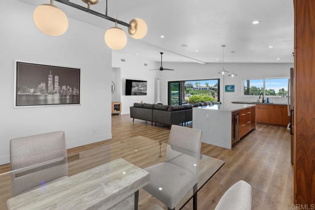 https://cdn.realtyfeed.com/cdn/127/306730028/bfa4fe7d23db120a4a26a89e7f863c56.webp