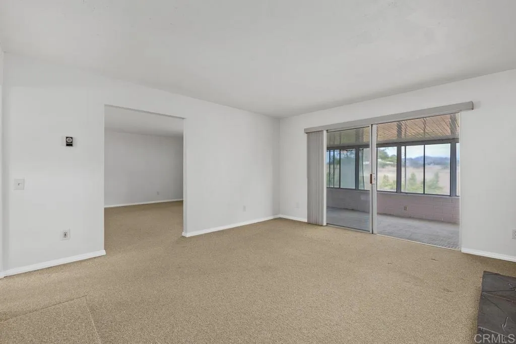 https://cdn.realtyfeed.com/cdn/127/306730050/2a93aa268d364813f1409dd55f3dc928.webp