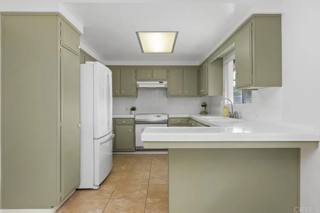 https://cdn.realtyfeed.com/cdn/127/306730050/4a2d95c6e958f3f196dbfefef40968dd.webp