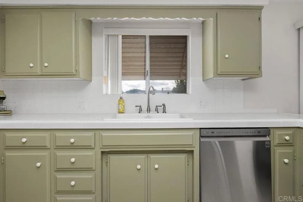 https://cdn.realtyfeed.com/cdn/127/306730050/c696f0127e7cf6cbb587c81c561dcc09.webp