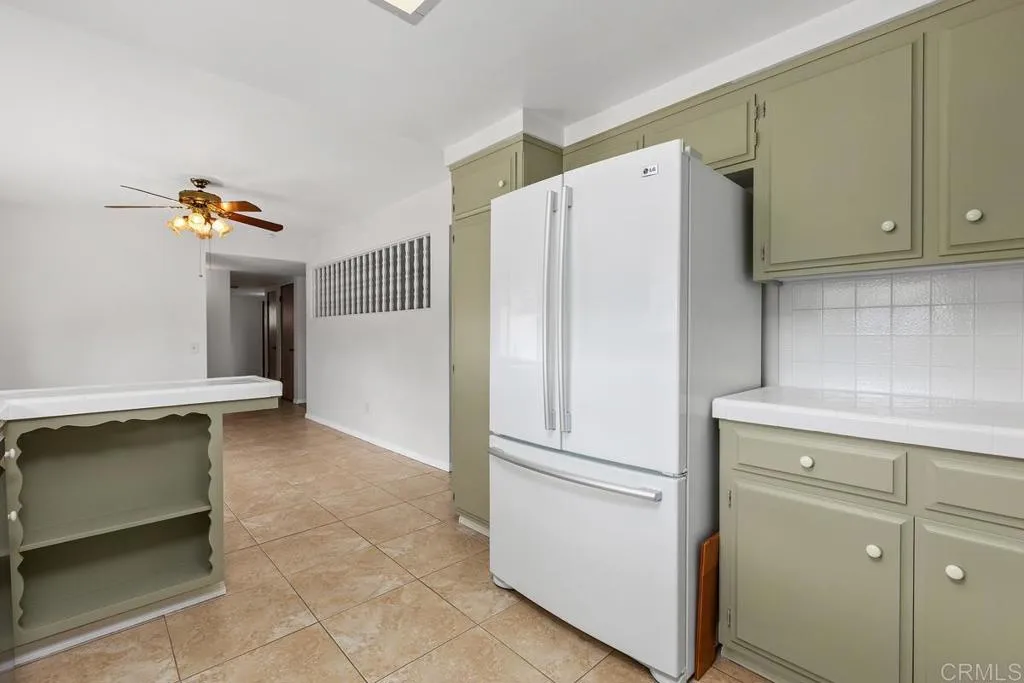 https://cdn.realtyfeed.com/cdn/127/306730050/db015c12f91c0090d42d7c987d4bb1bf.webp