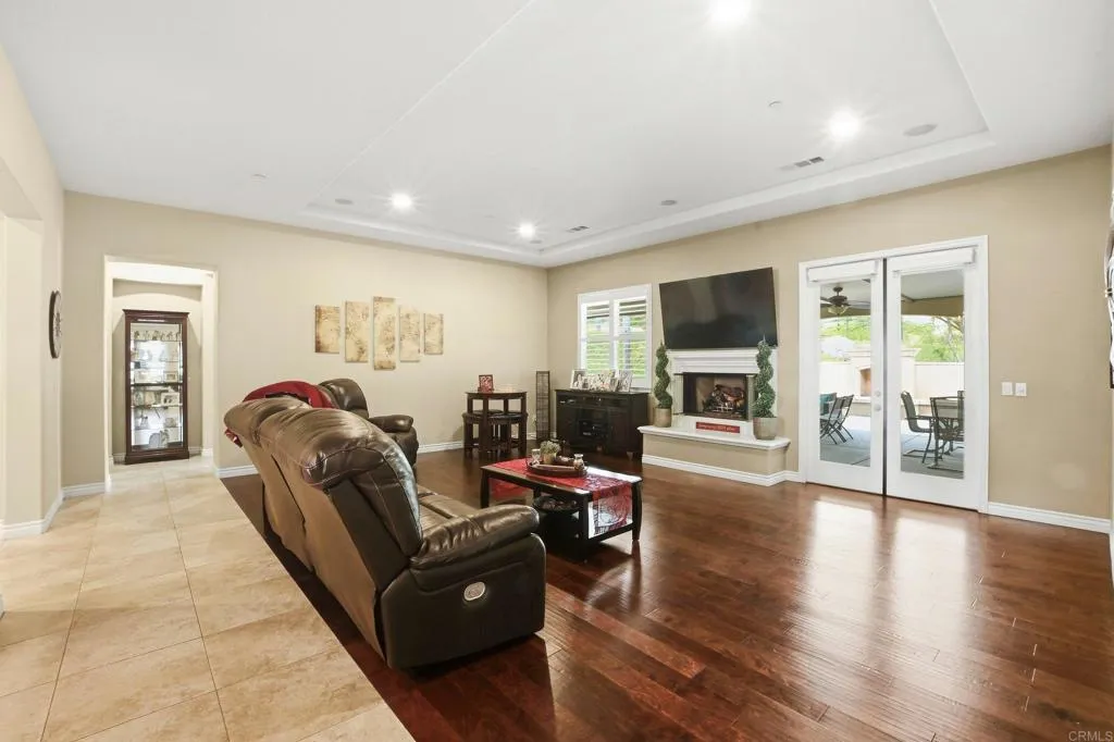 https://cdn.realtyfeed.com/cdn/127/306730051/0773bc5bd69f2d6ea7b01a439b7494e3.webp