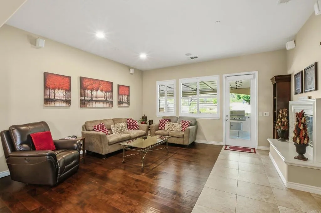 https://cdn.realtyfeed.com/cdn/127/306730051/25b818890358680656ff05d1c9f05c31.webp