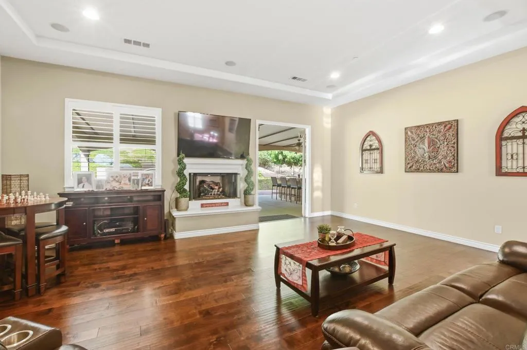 https://cdn.realtyfeed.com/cdn/127/306730051/5cdeeb51bc07385fd09f73ecdf10c92c.webp