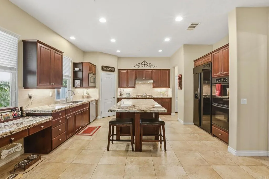 https://cdn.realtyfeed.com/cdn/127/306730051/8fa287ffbce686794f7cf8ef481c6b9f.webp