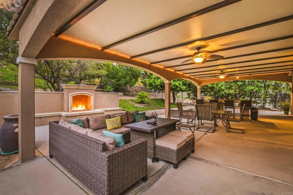 https://cdn.realtyfeed.com/cdn/127/306730051/942eb2e5f076bc3bfb415fb5e3f8daea.webp