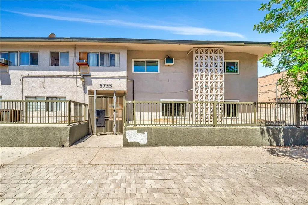 North Hollywood, CA 91606