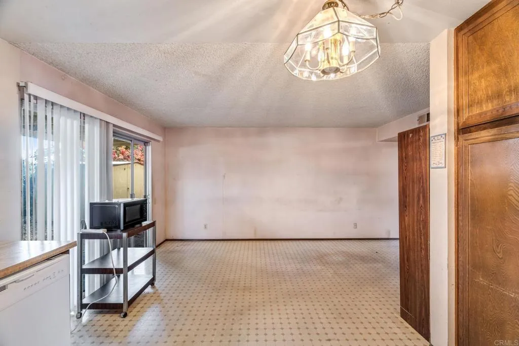 https://cdn.realtyfeed.com/cdn/127/306730222/094a709cc55d1e0822db6fcfd63fb599.webp