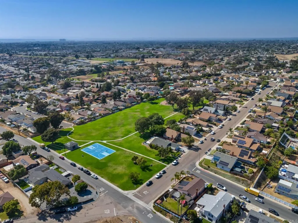 https://cdn.realtyfeed.com/cdn/127/306730222/646ff658d062cf41d694d1a1e4567104.webp