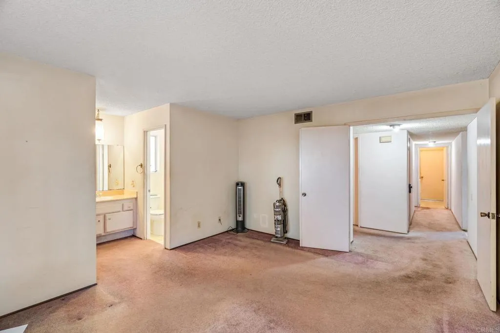 https://cdn.realtyfeed.com/cdn/127/306730222/9ff946688603fb26e764df41b7ca7003.webp