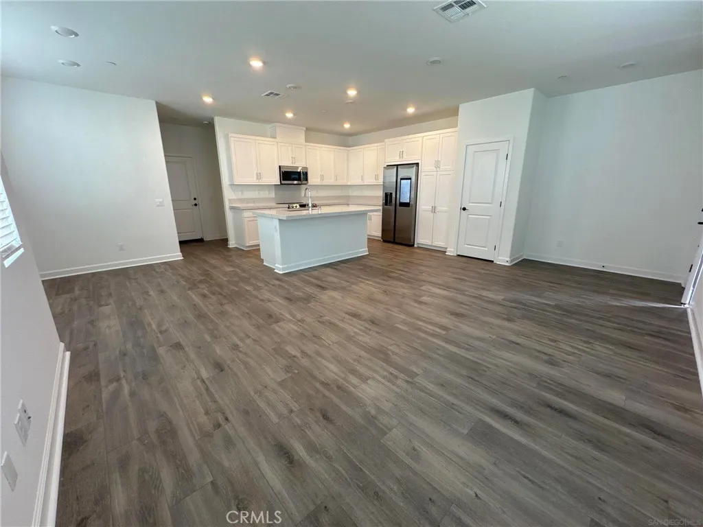 Photo #4: NP26116586 Listing: Photo #4