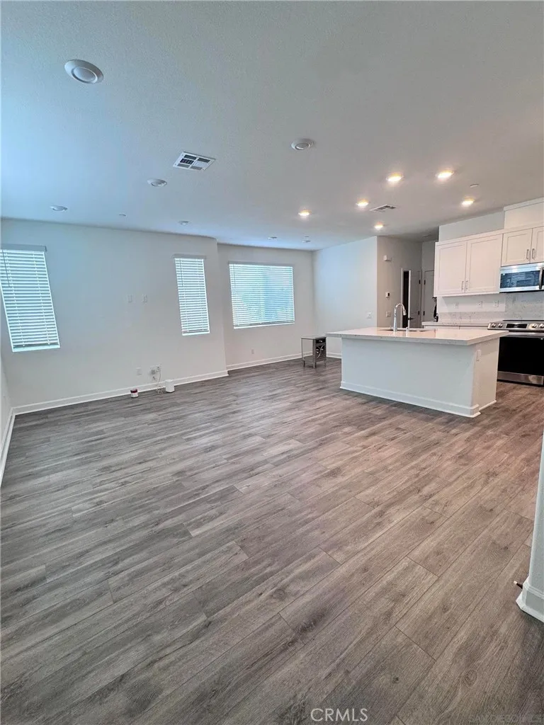 Photo #5: NP26116586 Listing: Photo #5
