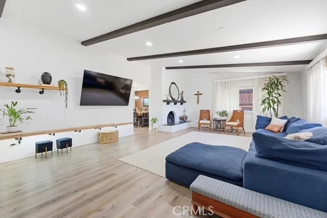 https://cdn.realtyfeed.com/cdn/127/306730278/8cf8d237f67dd3e991a9c2347ab02d78.webp