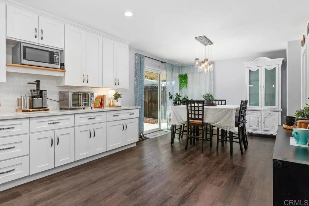 https://cdn.realtyfeed.com/cdn/127/306730327/e6ebdc2d1b77bbd0e02c861e8fe84978.webp
