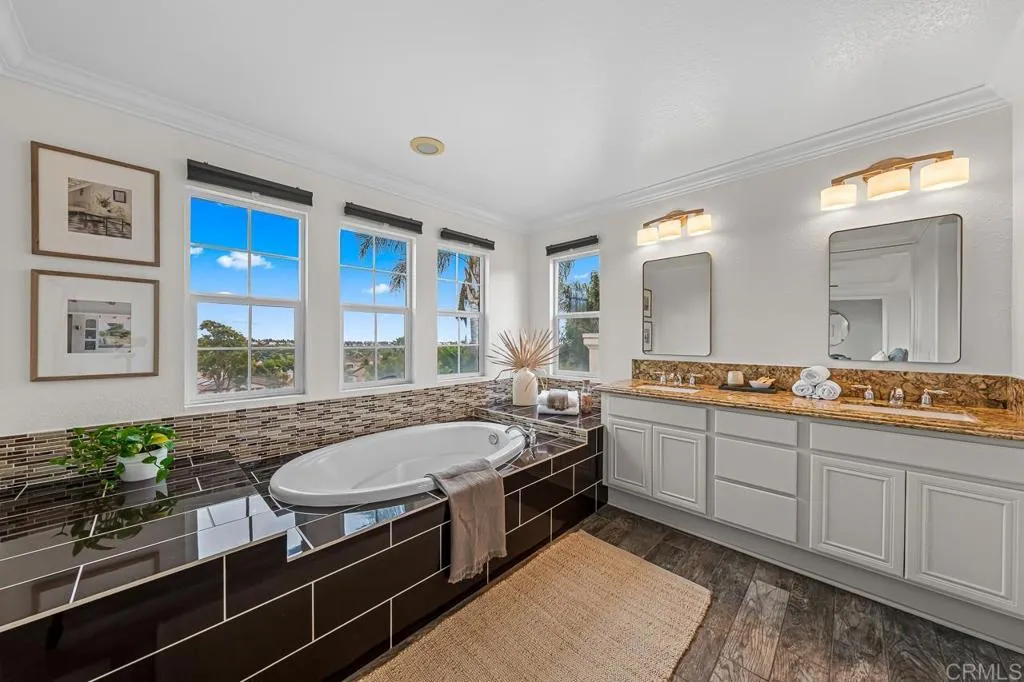 https://cdn.realtyfeed.com/cdn/127/306730425/1defa42e1faf55c22178306bbb624060.webp
