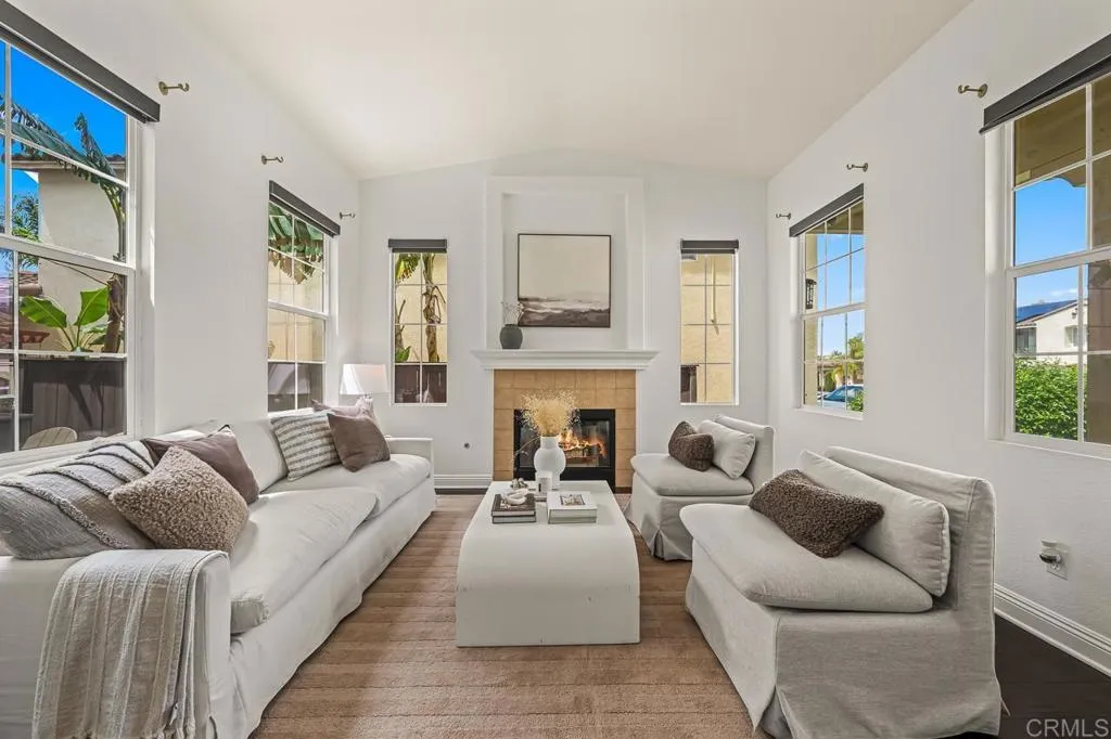 https://cdn.realtyfeed.com/cdn/127/306730425/23537a74dbfaf63eb3c459d4b78d903c.webp