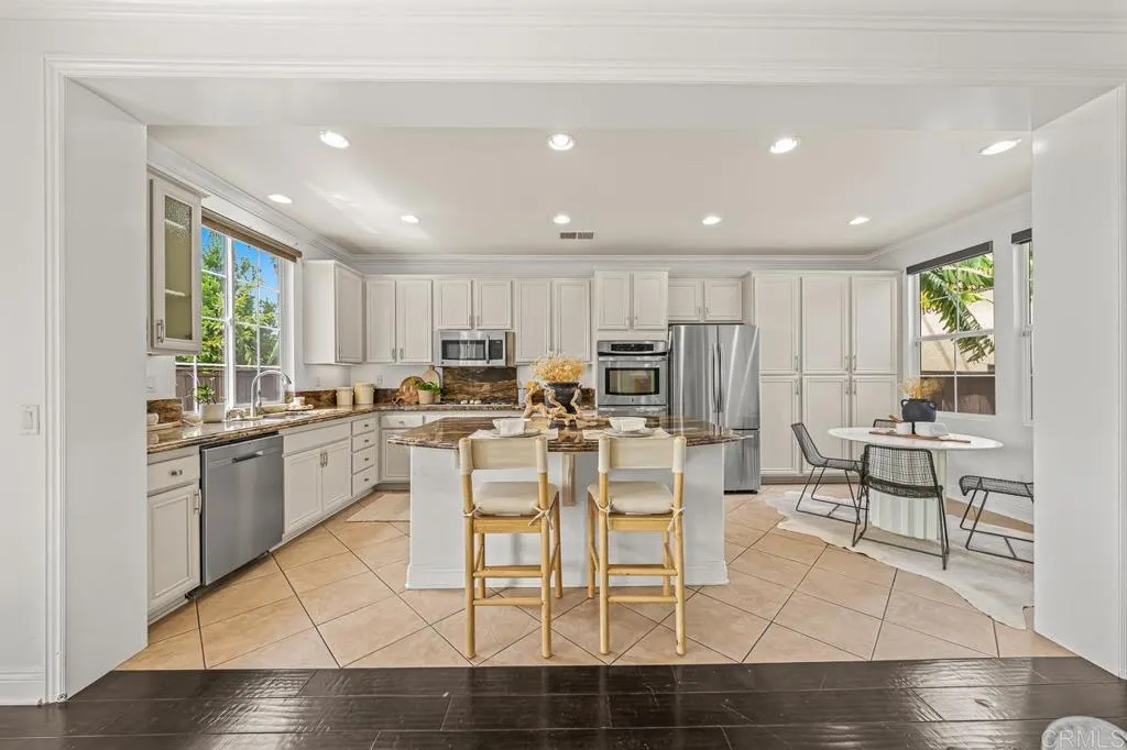 https://cdn.realtyfeed.com/cdn/127/306730425/4cf3b88737b6803f7c20d691c3b97e74.webp