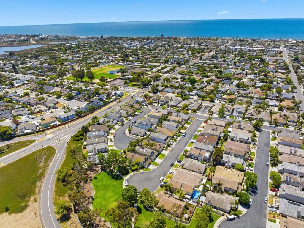 https://cdn.realtyfeed.com/cdn/127/306730528/01e1b2143f0974ca803a052a956fbee7.webp