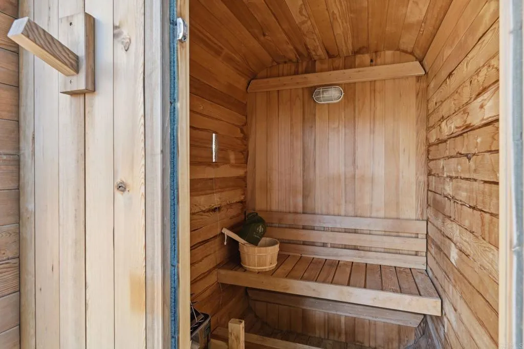 https://cdn.realtyfeed.com/cdn/127/306730528/5512b9be8fad8a5400a5cc0d55c7fb90.webp