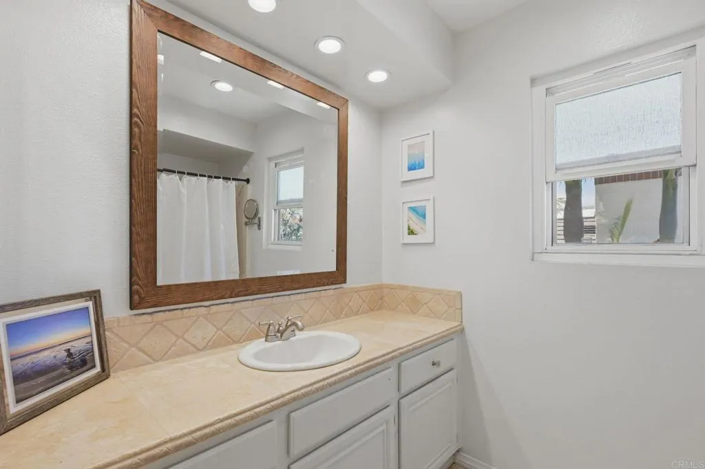 https://cdn.realtyfeed.com/cdn/127/306730528/d22311b7c4e642c1ba0a2a52b59839be.webp
