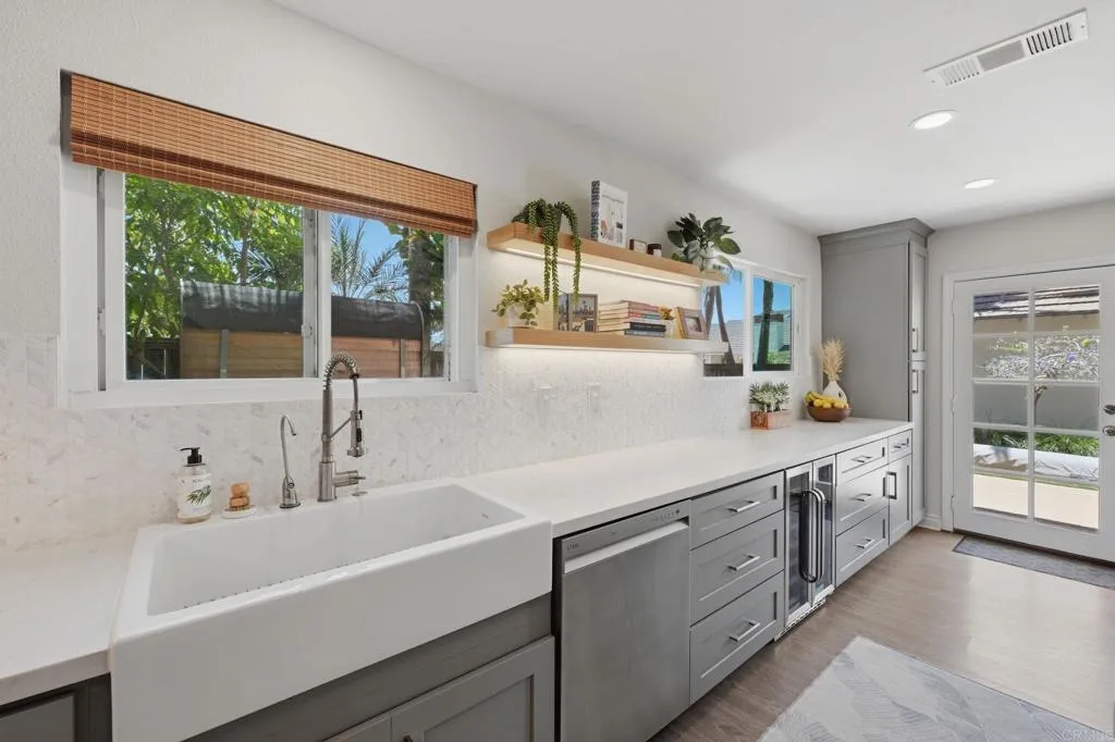 https://cdn.realtyfeed.com/cdn/127/306730528/ea5a7103c20536f31a5a2e02735a9f3c.webp
