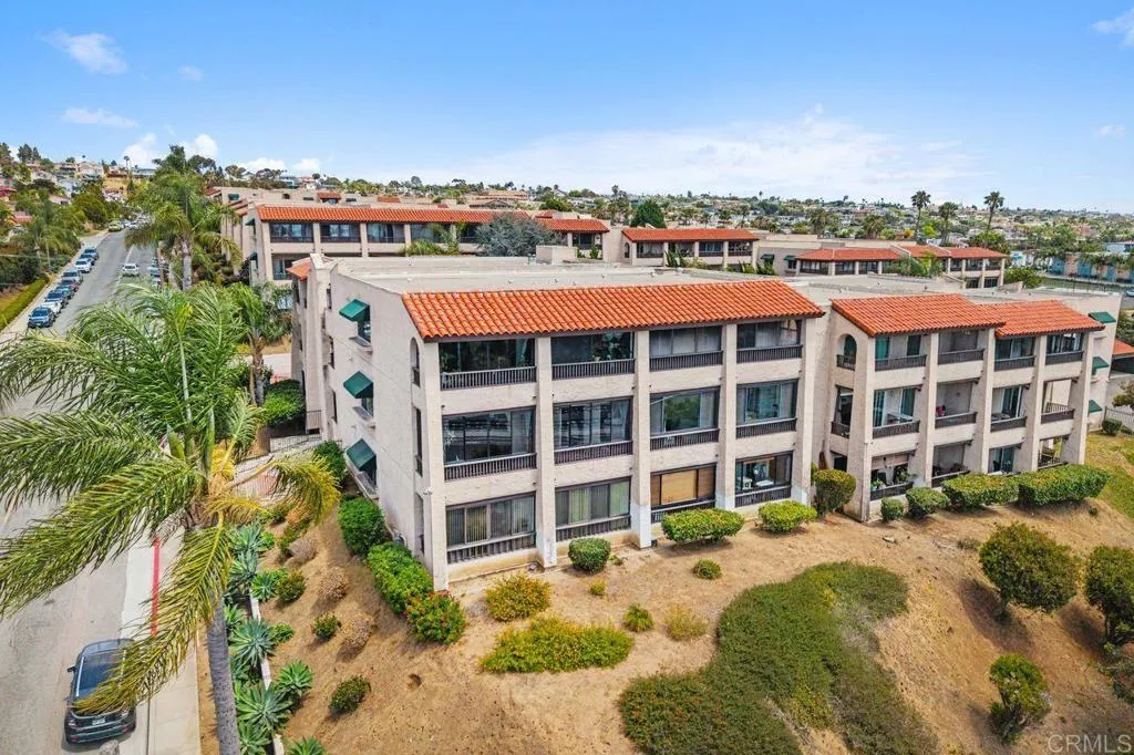 Condos, Lofts and Townhomes for Sale in Bay Park