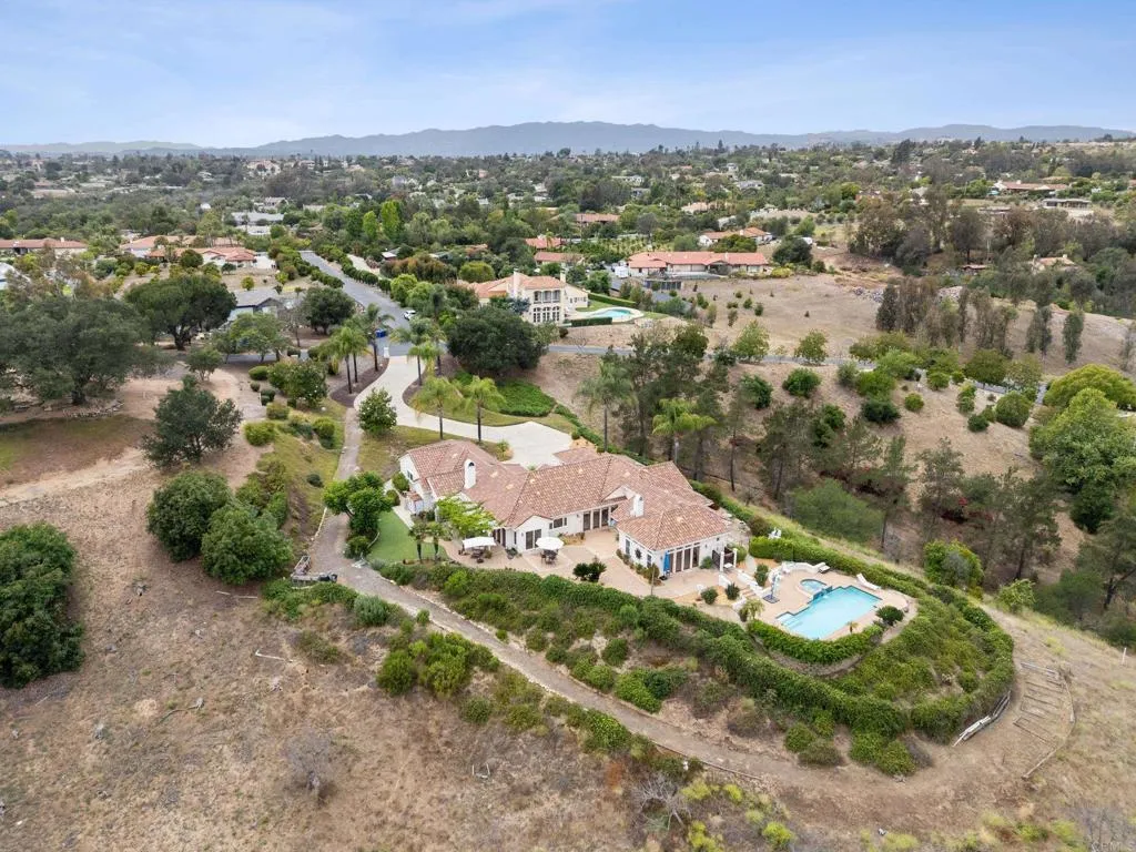 https://cdn.realtyfeed.com/cdn/127/306730605/04ab116327653d3350b469870d4a6cad.webp