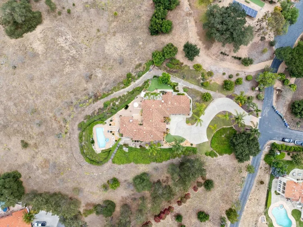 https://cdn.realtyfeed.com/cdn/127/306730605/150ce16c9155f0f86168108d6aa0235b.webp