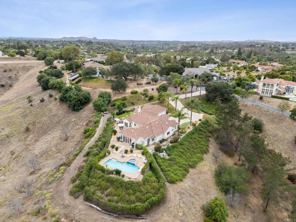 https://cdn.realtyfeed.com/cdn/127/306730605/298ca00732e46e93002b8a9a920eabc9.webp