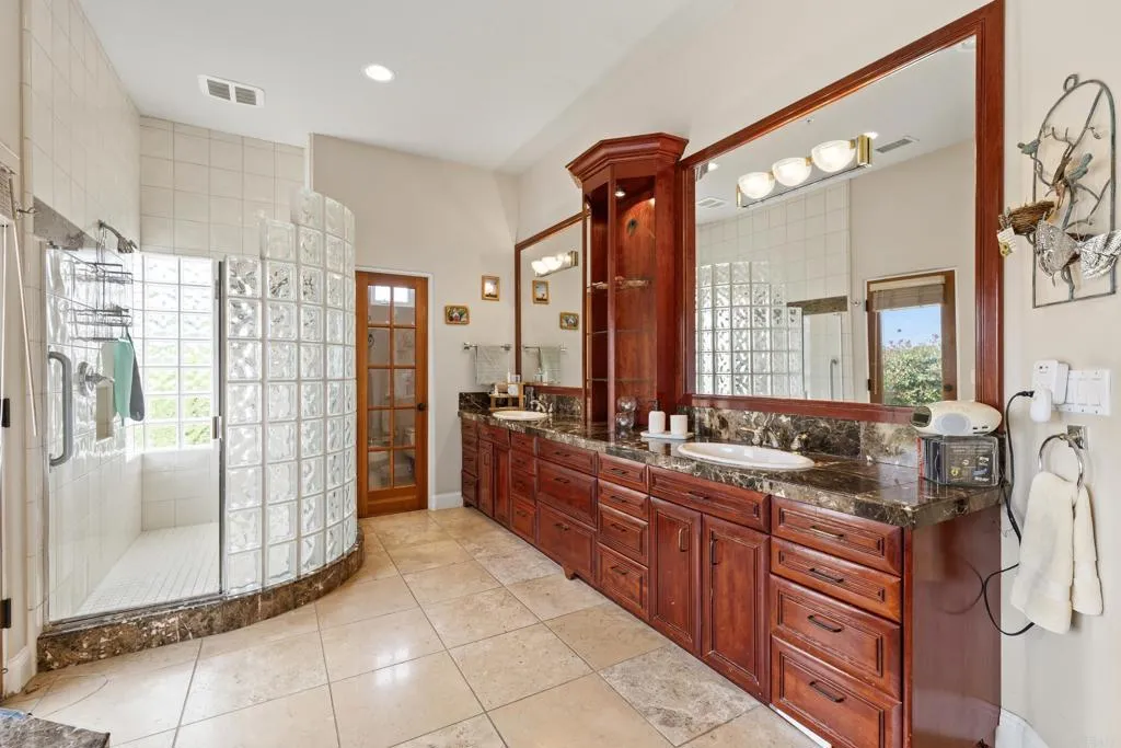 https://cdn.realtyfeed.com/cdn/127/306730605/416e0976a1d7205ca71c685bca39c13d.webp