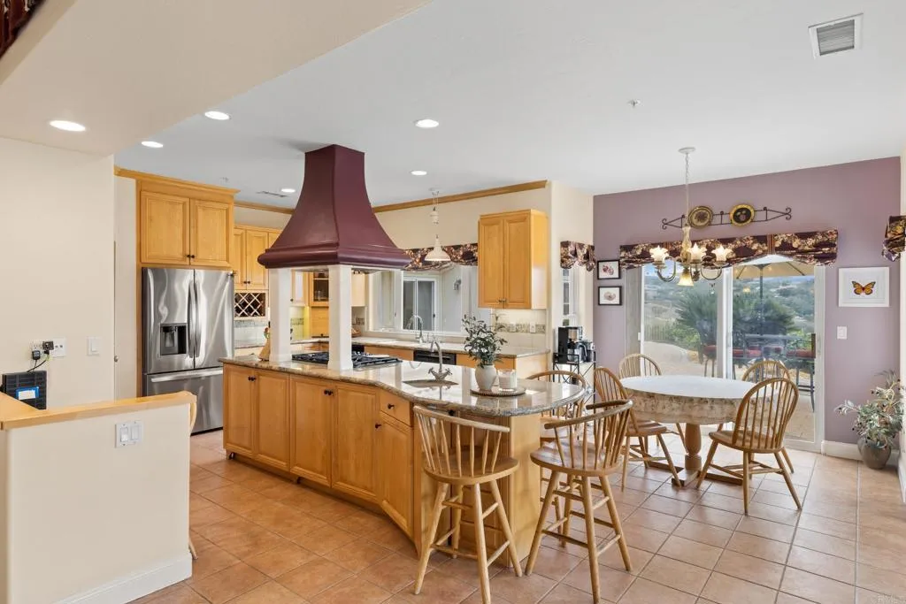 https://cdn.realtyfeed.com/cdn/127/306730605/866474fefbf5737f1280ce60e4abf49c.webp