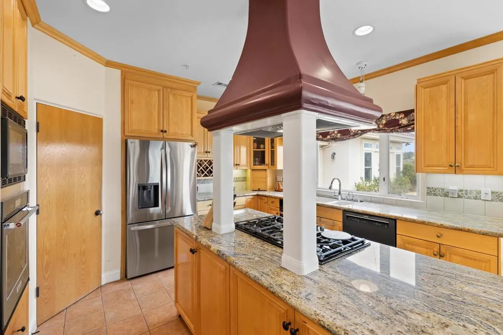 https://cdn.realtyfeed.com/cdn/127/306730605/b135e02501114f1939b252a13a659f07.webp