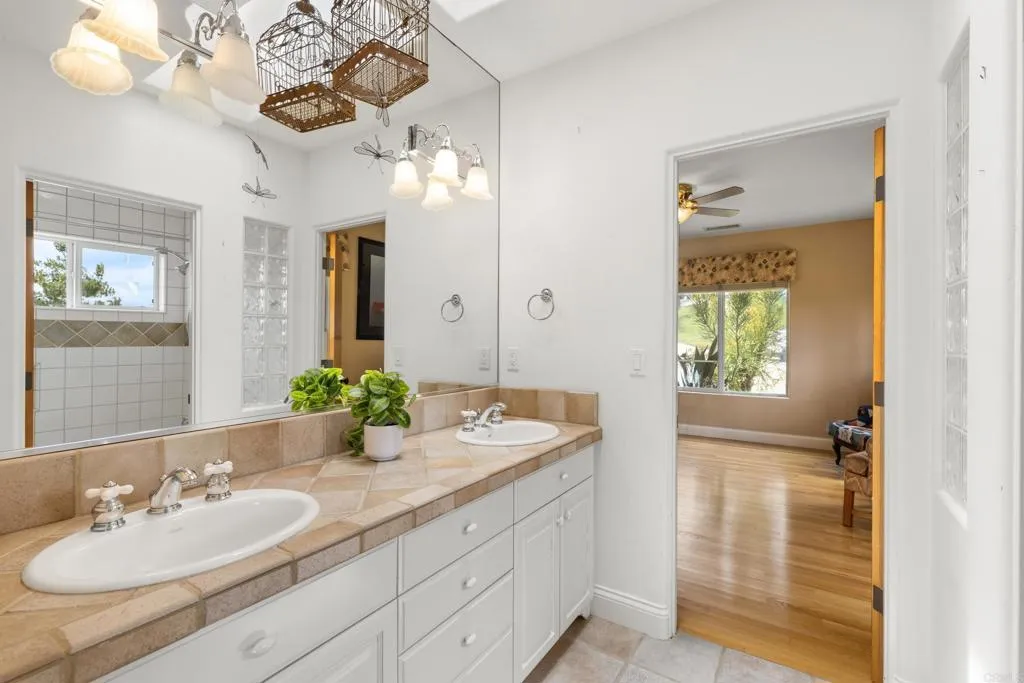 https://cdn.realtyfeed.com/cdn/127/306730605/bd5a930bfe1ab09c46977e4502007991.webp