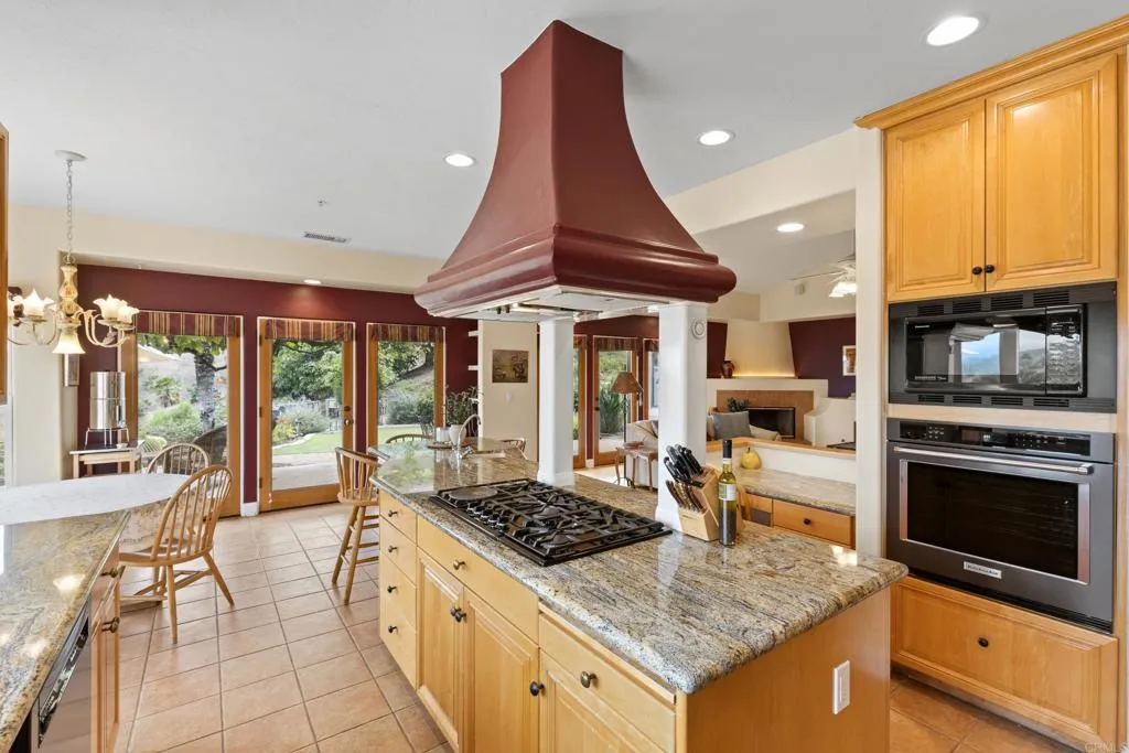 https://cdn.realtyfeed.com/cdn/127/306730605/c0288ffde1d426003c377a1a6d93a15e.webp