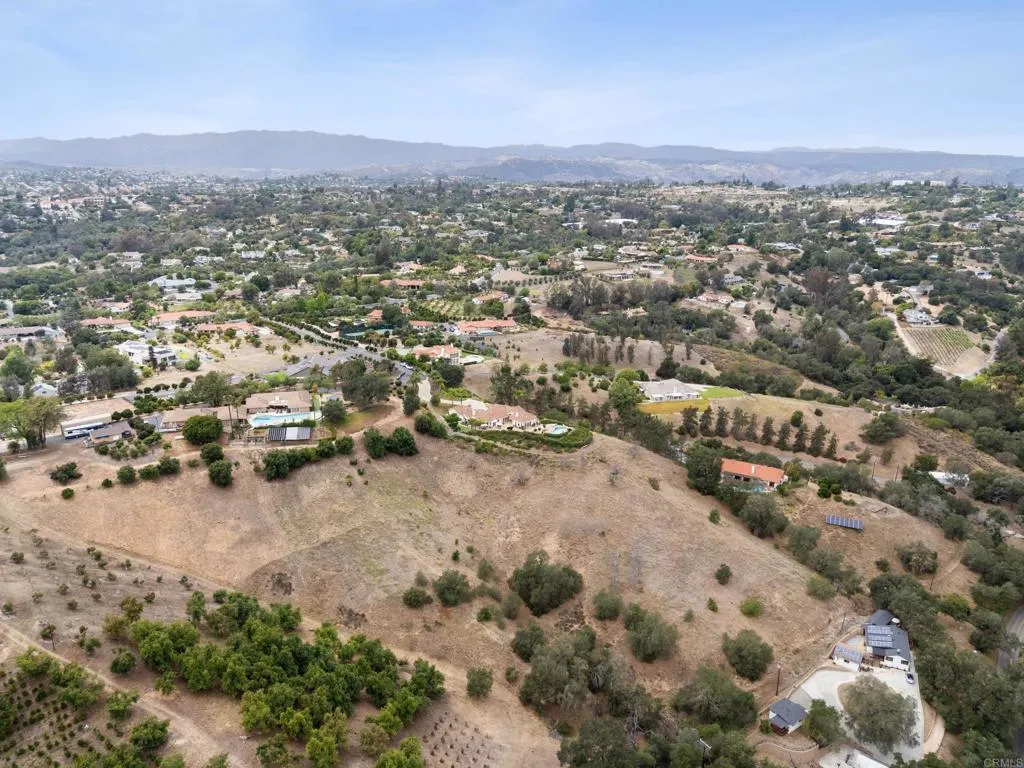 https://cdn.realtyfeed.com/cdn/127/306730605/eb5c42d8bcb38115066232dba707bdba.webp