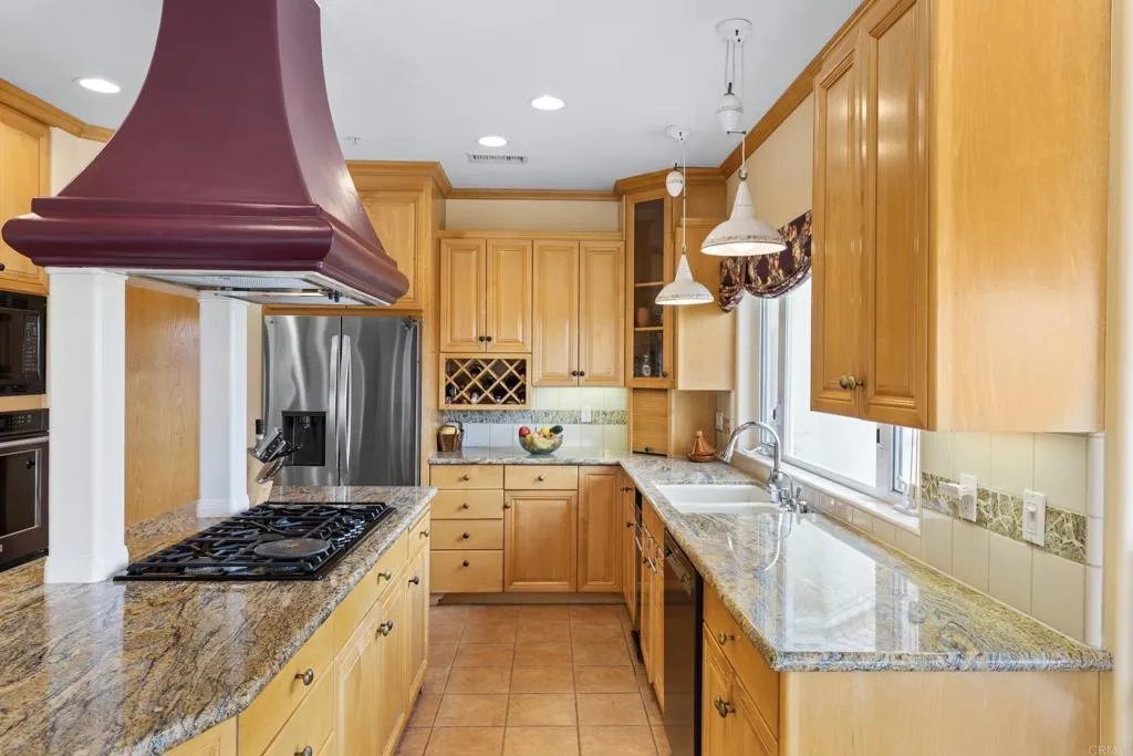 https://cdn.realtyfeed.com/cdn/127/306730605/fc8cebcd9e384da2564b4e1ba2dc161e.webp