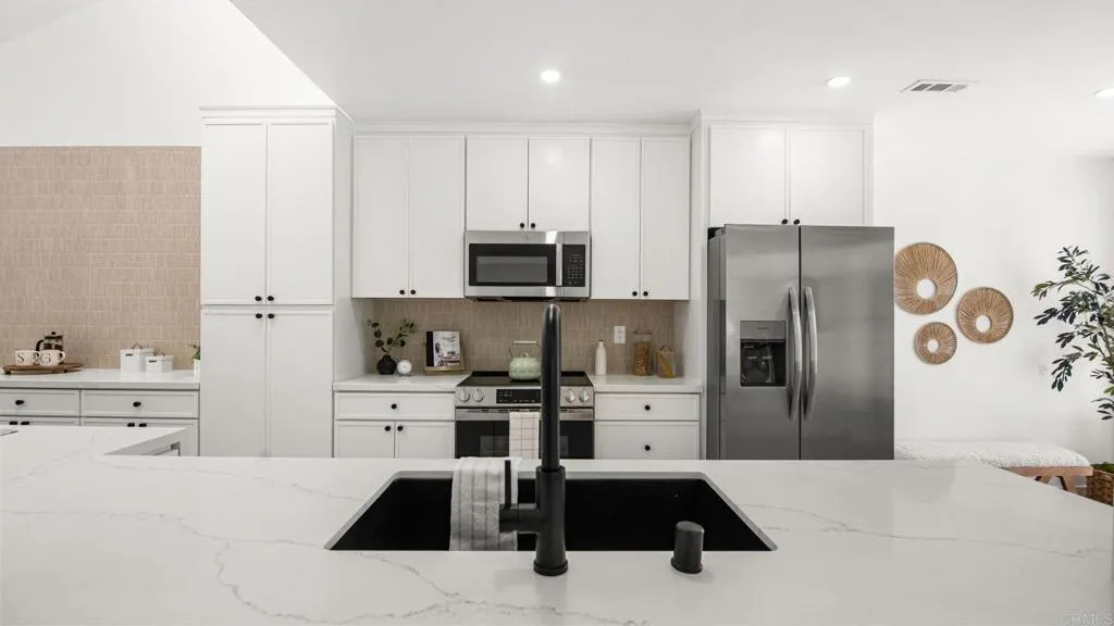 https://cdn.realtyfeed.com/cdn/127/306730616/55799c22cab902e6eb5ae10cfb086eff.webp