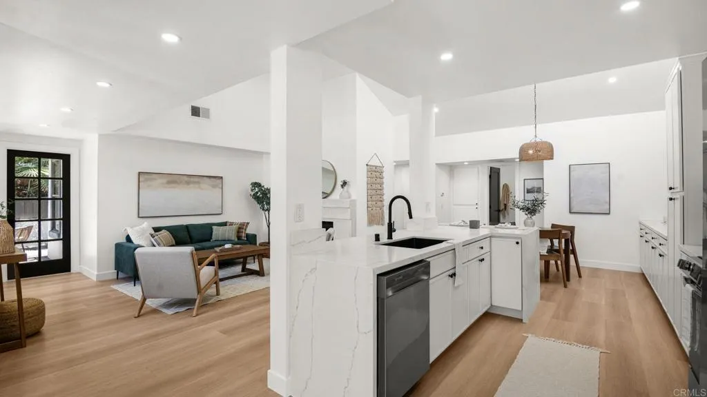 https://cdn.realtyfeed.com/cdn/127/306730616/7dfe27397aedfd965b3e601eaf9ca1fc.webp