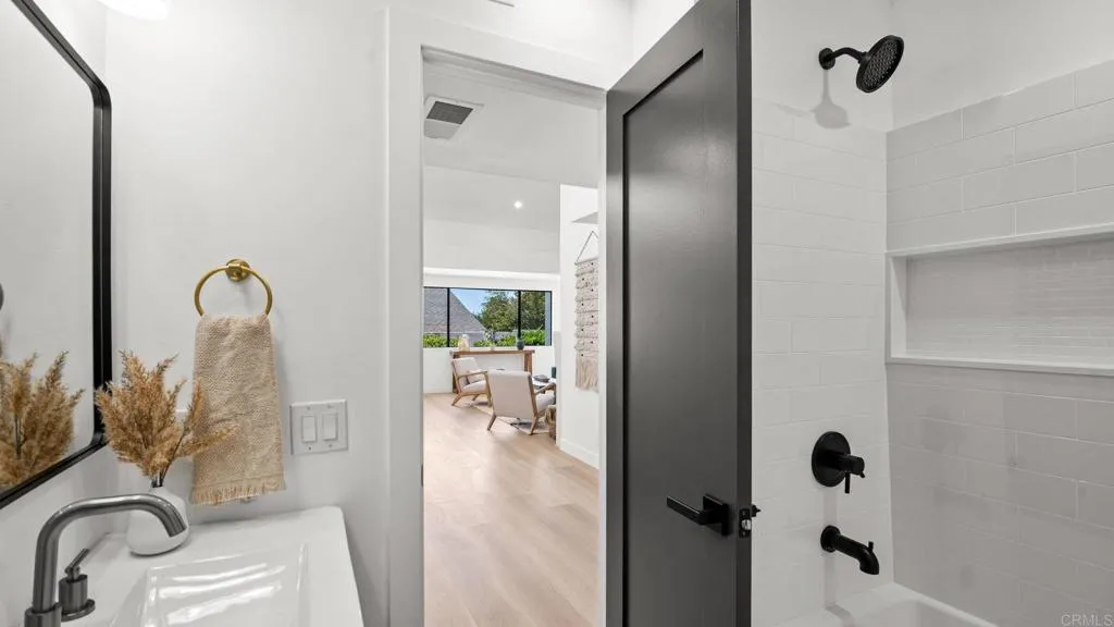 https://cdn.realtyfeed.com/cdn/127/306730616/8cc2bdf9805258e163b7cd23efbbb410.webp