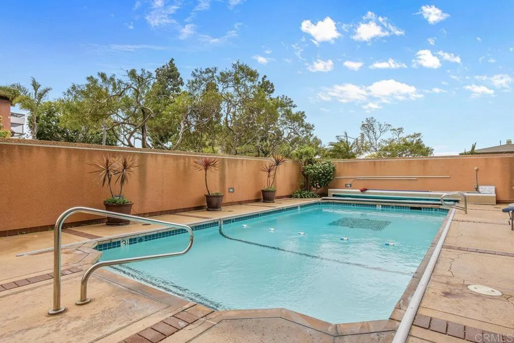 https://cdn.realtyfeed.com/cdn/127/306730617/026a7a6f70a9c7453d1ac9eca46fee84.webp